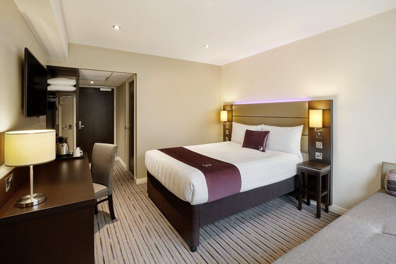 Premier Inn Premier Inn Wadebridge Esterno foto